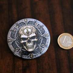 40: Skull2_Fridge_Magnet