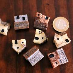 103: Mini_House_Resin