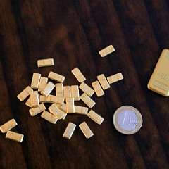 131: Realistic_Fake_Gold_Bars