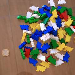 9: drevených vláčikov