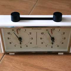 3: Sach. hodiny analog