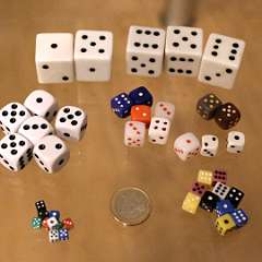 60: Dices_Plast_8_25mm