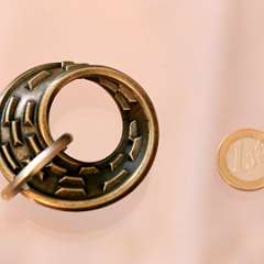 19: Hanayama Cast Mobius