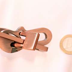 11: Hanayama Cast Violon
