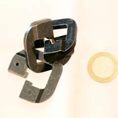 9: Hanayama Cast Chain